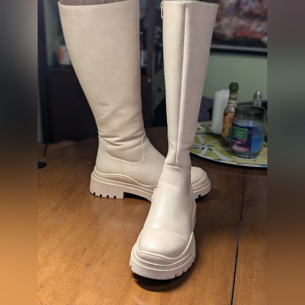 Beautiful cream modern knee high boots | Vero Moda Era Boots | size 39/8 - Picture 2 of 9
